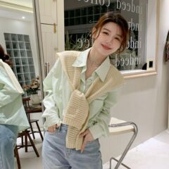新しい韓国のファッション春秋カンカン肩の女性の純色のマントは偽の襟の多機能のネットの赤い日焼け止めの外でマフラーを掛けます。