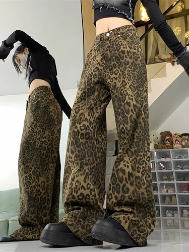 Vintage American-style leopard-print jeans for women: trendy, niche wide-leg straight-cut pants with a relaxed, flowy silhouette—perfect for summer casual wear.