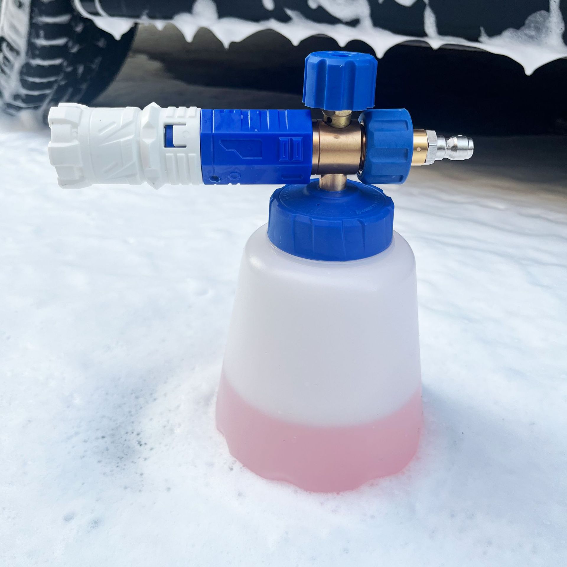 파란색과 흰색 거품 냄비