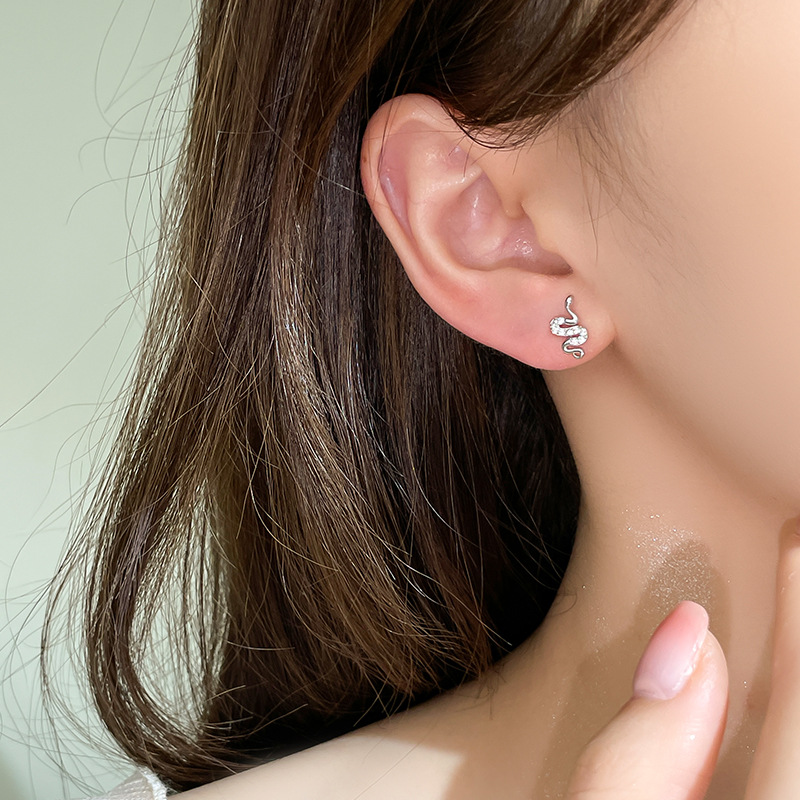 design brand earrings