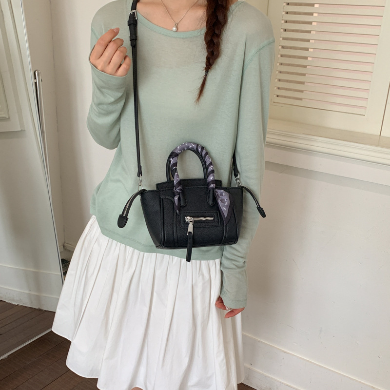 Large-Capacity Versatile Summer Trendy Handbag for Women 2026 New Fashion Trendy Shoulder Crossbody Bag