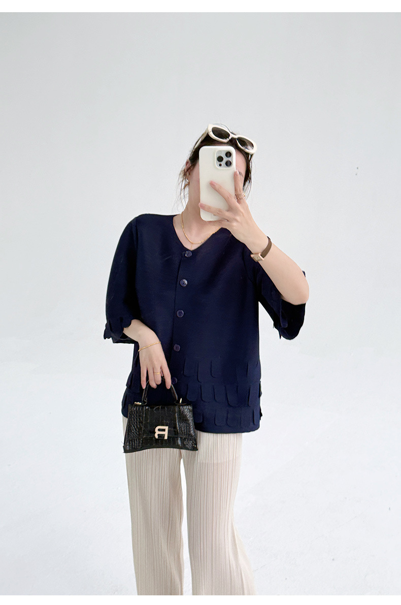 Áo cardigan nữ dáng váy xếp ly tay ngắn phối dáng rộng — Màu đen chi tiết 6