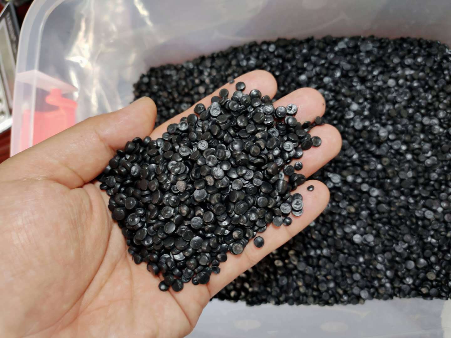  路桥再生HDPE颗粒 黑色低压HDPE回料 中空吹塑HDPE颗粒再生料