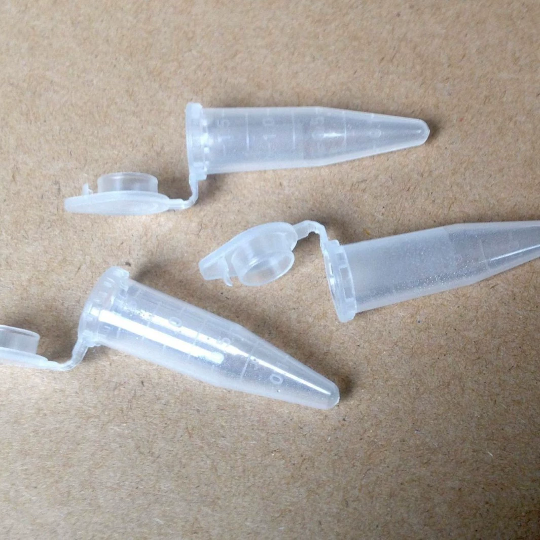 Пластиковая центрифуга емкостью 1,5 мл.