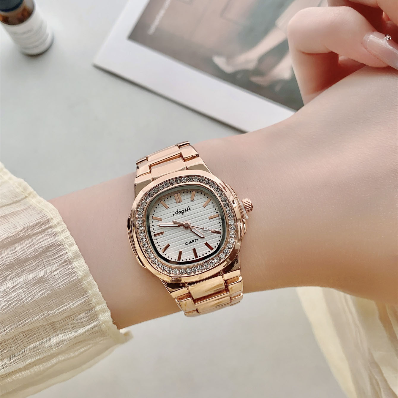 로즈 골드 화이트 플레이트