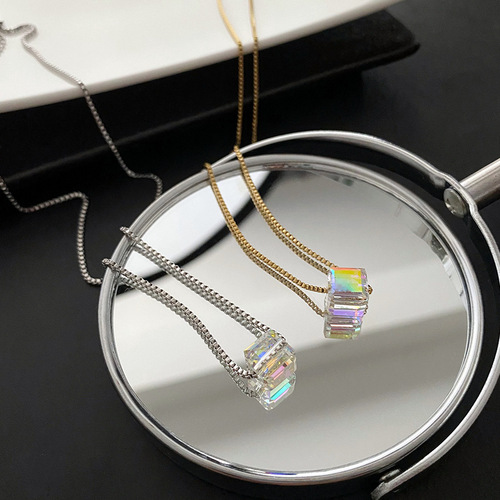Titanium steel colorfast necklace for women, fashionable and minimalist with colorful square pendant, lockchain, unique and lightweight luxury necklace accessory.
