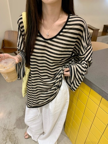 Cross-border lazy style V-neck trumpet sleeve striped women's T-shirt 2024 spring loose casual base shirt middle-length top