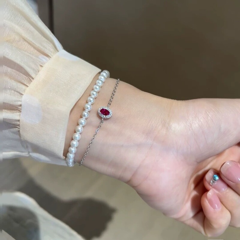 Full Diamond-Set Bud Pigeon Blood Ruby ​​Bracelet for Women, Extremely Fine and Exquisite Topaz Garnet Bracelet