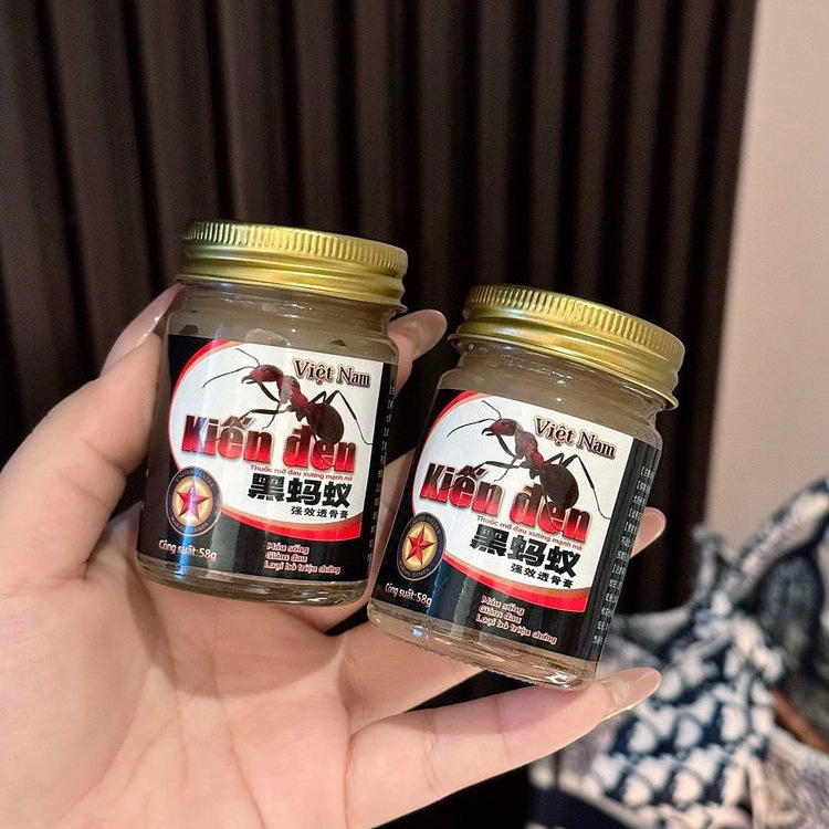 Linchuan Pharmaceutical・Black Ant 強力骨浸透軟膏には、家族の必需品としてさまざまな成分が加えられ、万能で優しくなだめます。|undefined