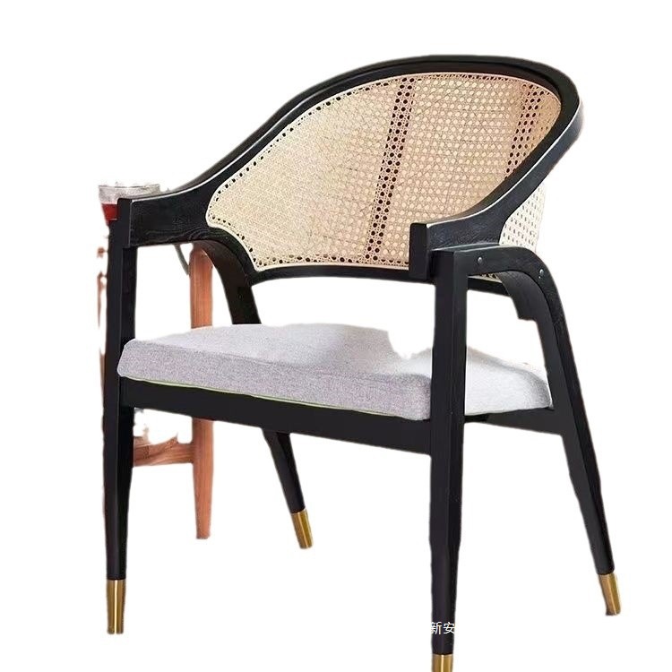 Silla de comedor de madera sólida nórdica simple silla de caña diseñador silla de ocio restaurante residencial retro silla casera individual