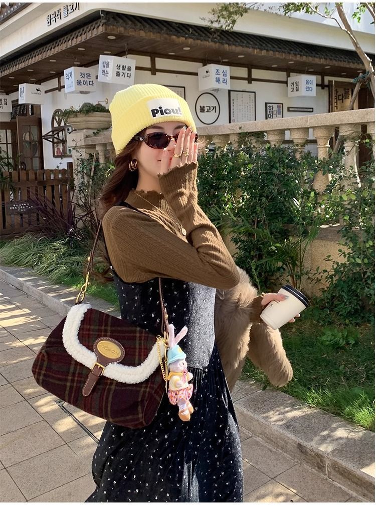 【中国直邮】 奢笛熊 早秋冬季新款时尚内搭 修身显瘦半高领打底毛衣针织衫 白色 S