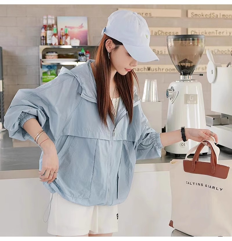 Áo chống nắng nữ dáng rộng có mũ, chất liệu mỏng nhẹ thoáng khí — Màu xanh lục nhạt chi tiết 10