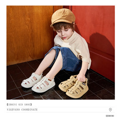 English for boys and girls: Summer anti-slip sandals with soft soles for leisure and learning to walk, with protective tops for learning to walk.