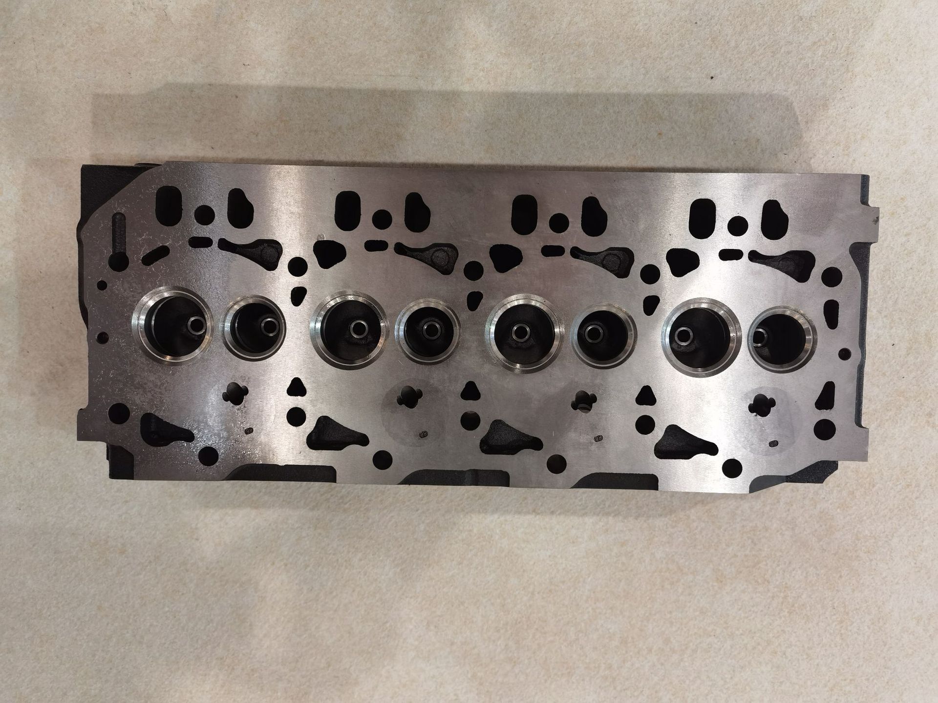 Factory Direct Diesel Engine Cylinder Head 4D94E Swirl Four Cylinder Cast Iron Cylinder Head 4D94E Forklift Applicable