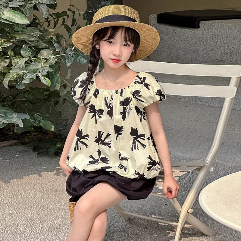Vestito estivo per bambine 2024 nuova versione coreana taglia media camicia a maniche corte per bambole pantaloncini a forma di bocciolo di fiore per bambini due pezzi_voghion.com