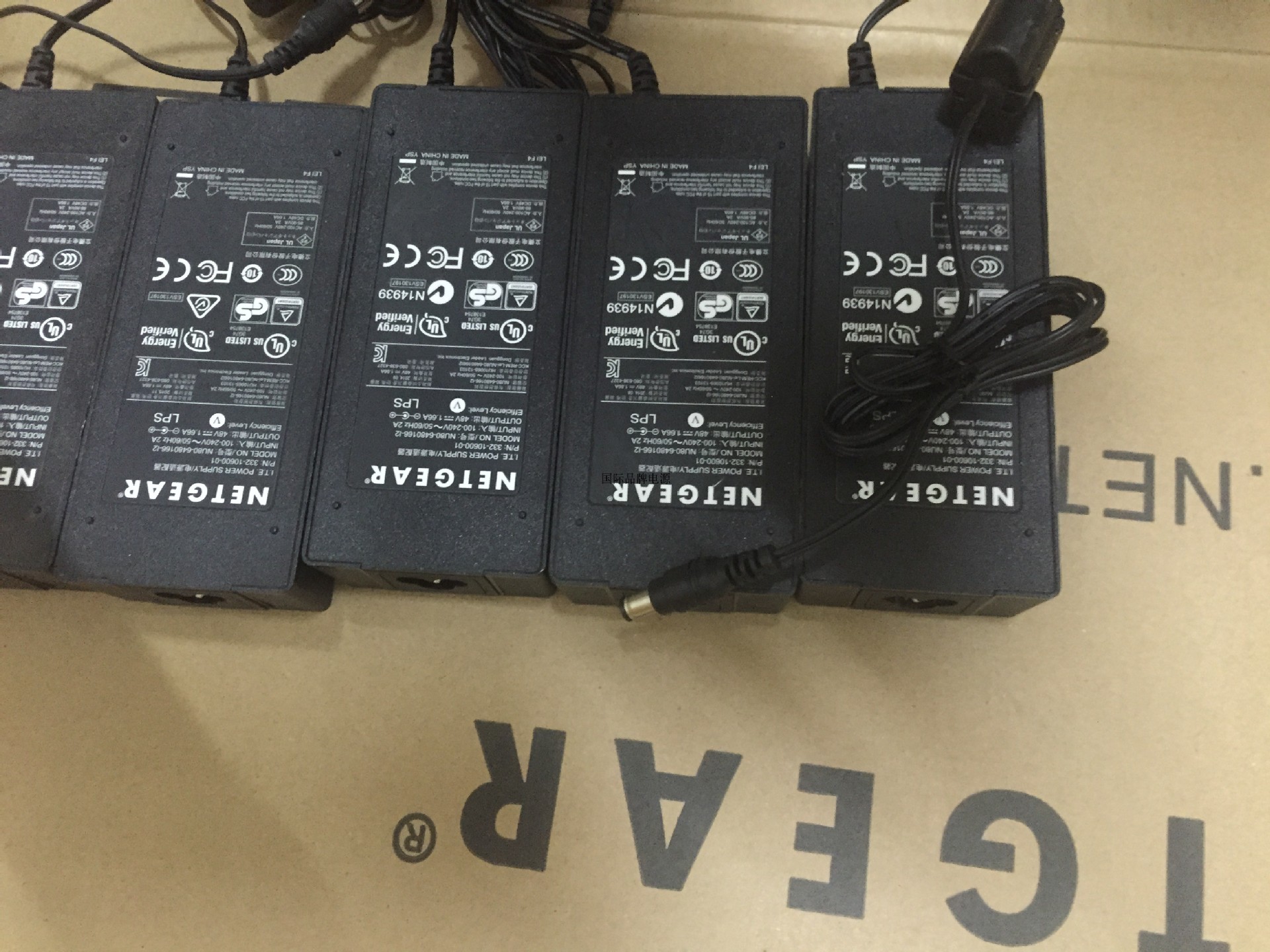 网件FS116P FS116交换机 48V1.66A  NU80-6480166-I2电源适配器线