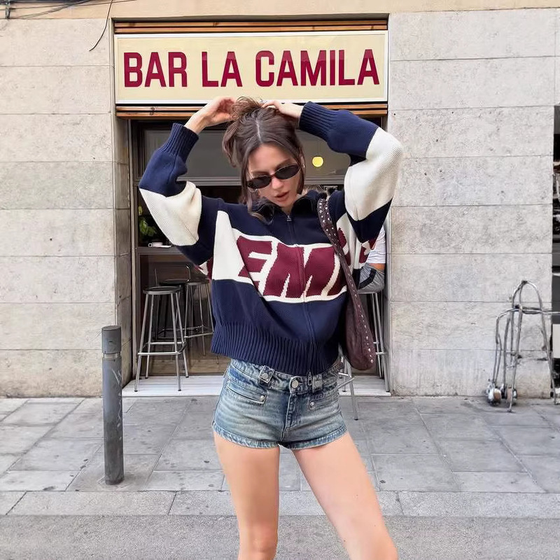 Popular foreign trade sweater with letter pattern, long-sleeved, high street, loose fit, European and American hot girl style, unisex Popular foreign trade sweater with letter pattern, long-sleeved, high street, loose fit, European and American hot girl style, unisex