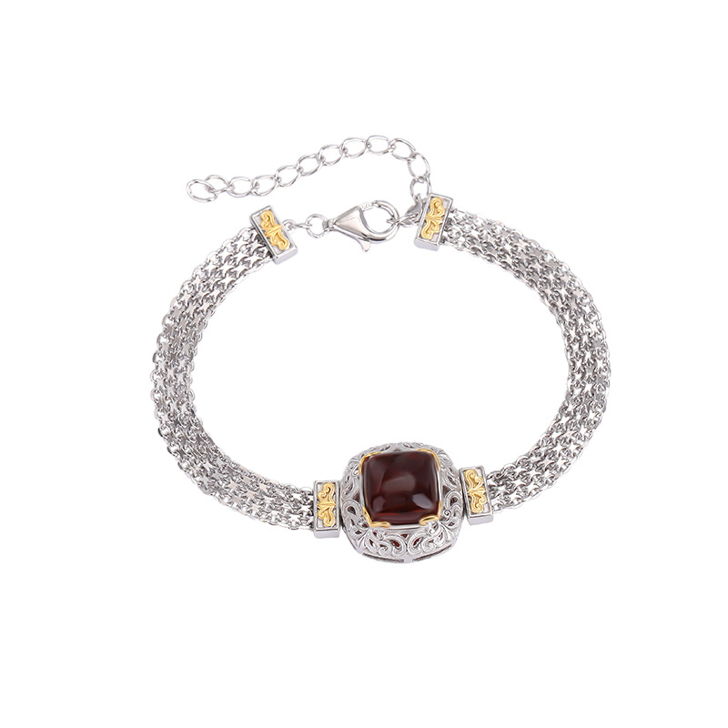 Dây chuyền bạc S925 mạ vàng họa tiết hoa văn rỗng hình vuông phong cách cổ điển — Một chiếc