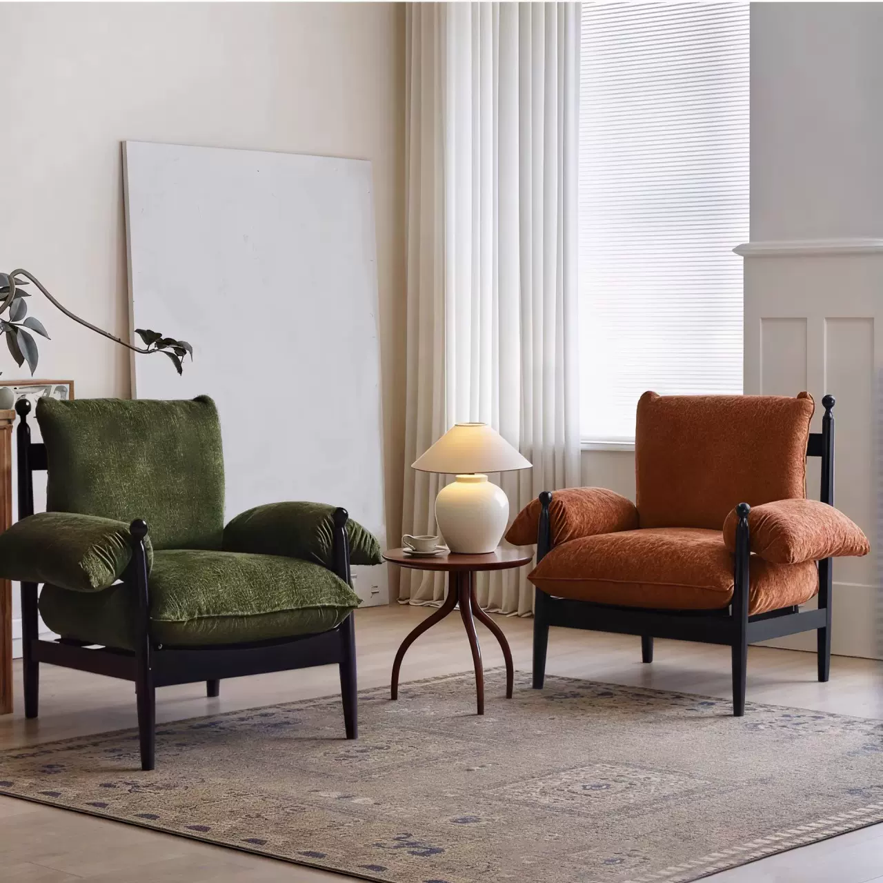 法式轻奢实木单人椅设计师款客厅家用会客沙发椅实木中古风赤乌椅