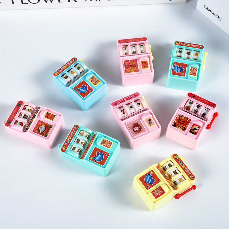 Máquina de fruta ganadora de dibujos animados creativa mini máquina de lotería para niños puzzle juguetes pequeños premios de jardín de infantes regalos transfronterizos