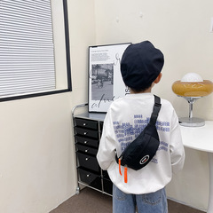 洋気の子供の胸の包みの男の子の格好いいファッションは斜めに包んで個性をシンプルにします。