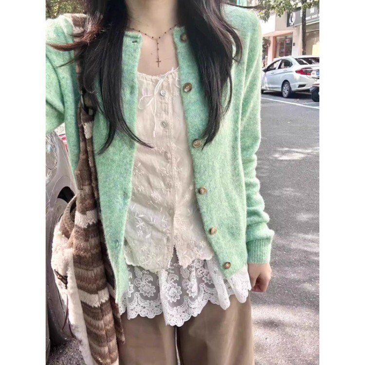 Mint green vintage rolled-edge knitted cardigan sweater jacket for women, new spring and autumn soft and cozy early autumn outerwear Mint green vintage rolled-edge knitted cardigan sweater jacket for women, new spring and autumn soft and cozy early autumn outerwear