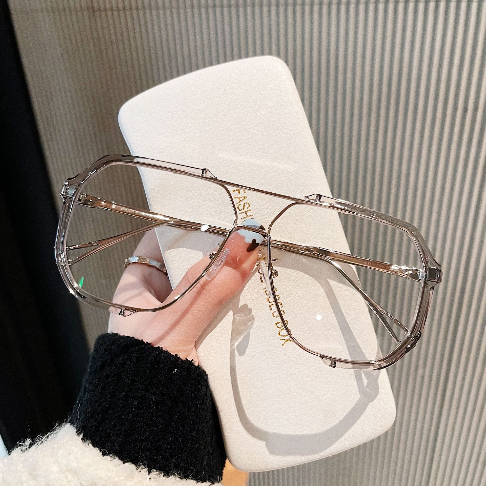 75g Weight Full Frame Glasses Structure Sunglasses Classification Classic Style Solid Color Ac UV400 Protection Square Full Frame Women's Sunglasses