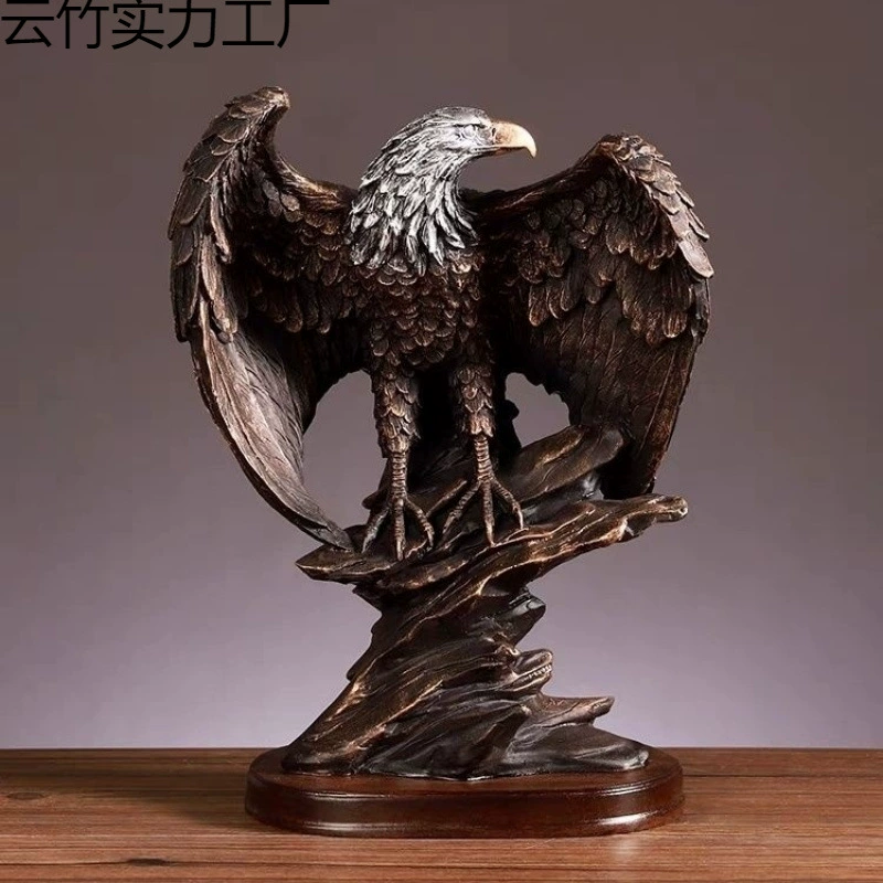 В офисе большие планы на орла и большого феникса, размахивающего крыльями. В гостиной элитный и реалистичный вид.