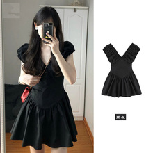 法式气质黑色连衣裙子2024夏季新款女装设计感小个子收腰显瘦短裙