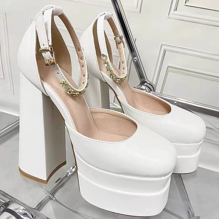 Европейские и американские подиумы на высоких каблуках на высоких каблуках