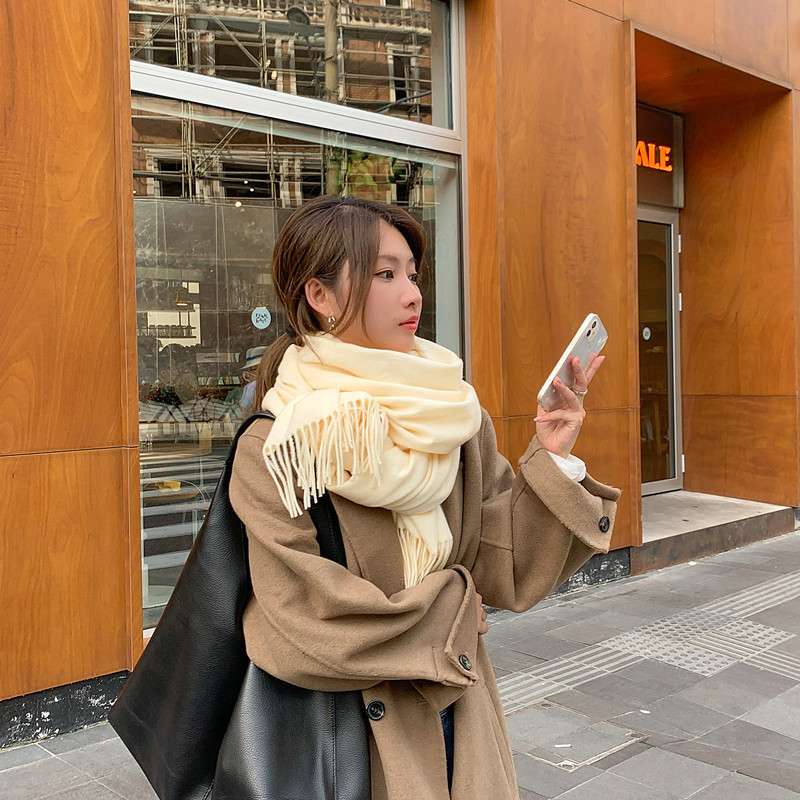 マフラーの女性の冬の新型ウールはカシミヤのマフラーの純色に似せています。|undefined