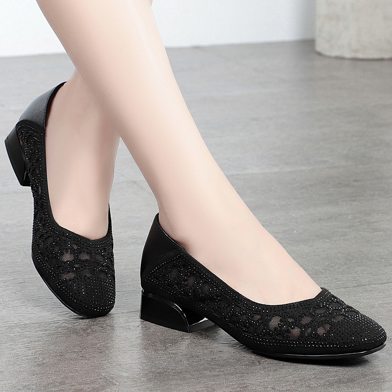 Sandal lưới bít mũi da thật gót vuông thoáng khí đế mềm — Màu be