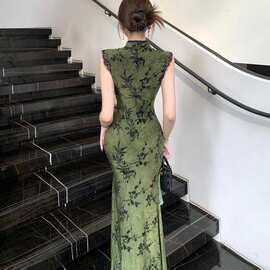 新中式国风暗绿色植绒绣花改良旗袍连衣裙女夏御姐修身包臀连衣裙