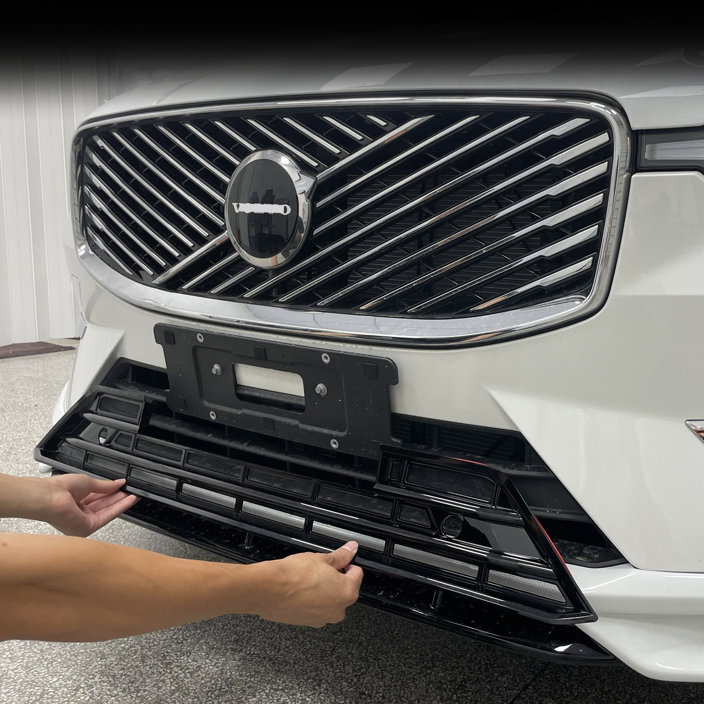 Suitable for Volvo 26 Xc60 Detachable Snap-On Insect-Proof Net Water Tank Willow Fluff Protection and Heat Dissipation Mosquito Modification