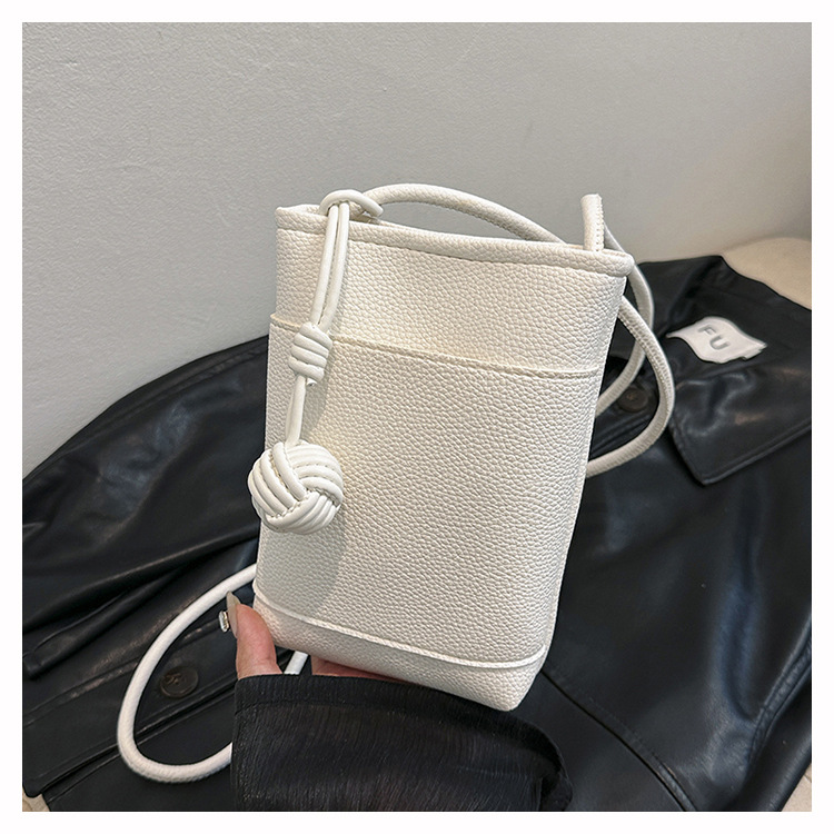 2024 Korean version new mobile phone ins crossbody small simple casual versatile mini woven ball bag_voghion.com