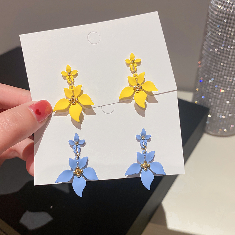 Orecchini pendenti a foglia in argento 925 stile floreale_voghion.com