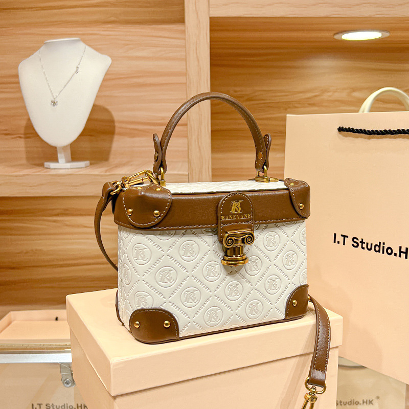 Borsa a tracolla portatile in pelle semplice e casual, moda estiva, con una spalla, di nicchia, nuova tendenza 2023 da donna_voghion.com