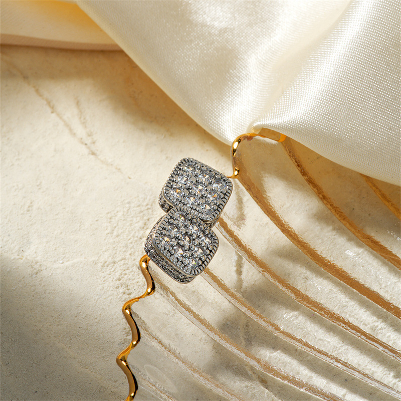 Pendientes de botón con circonita y perla para mujer elegantes_voghion.com