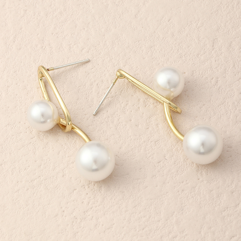 Fashion Simple Geometric Inlaid Pearl Alloy Drop Earrings display picture 4