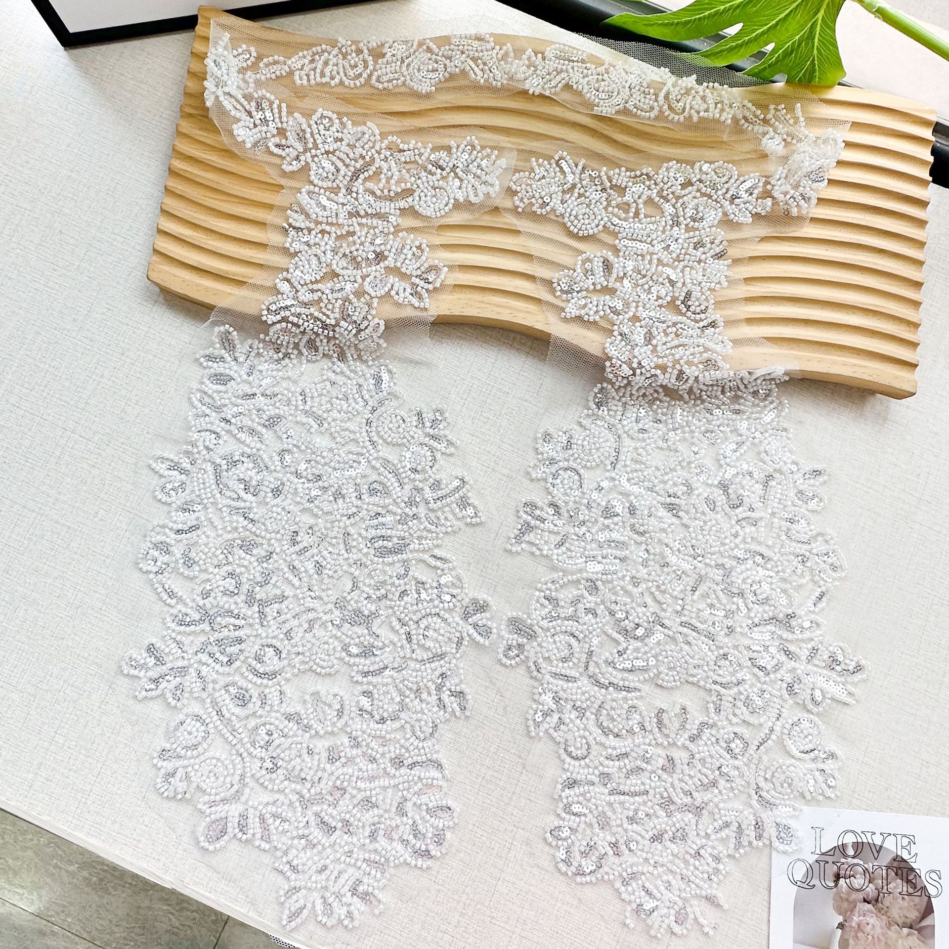 Hermosa ropa de encaje blanco y negro, camisa, vestido, vestido, parche de personalidad, stock al por mayor