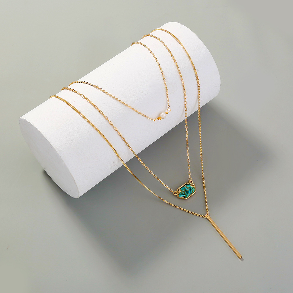 Simple Diamond-shaped Natural Turquoise Pendant Multi-layer Necklace display picture 3