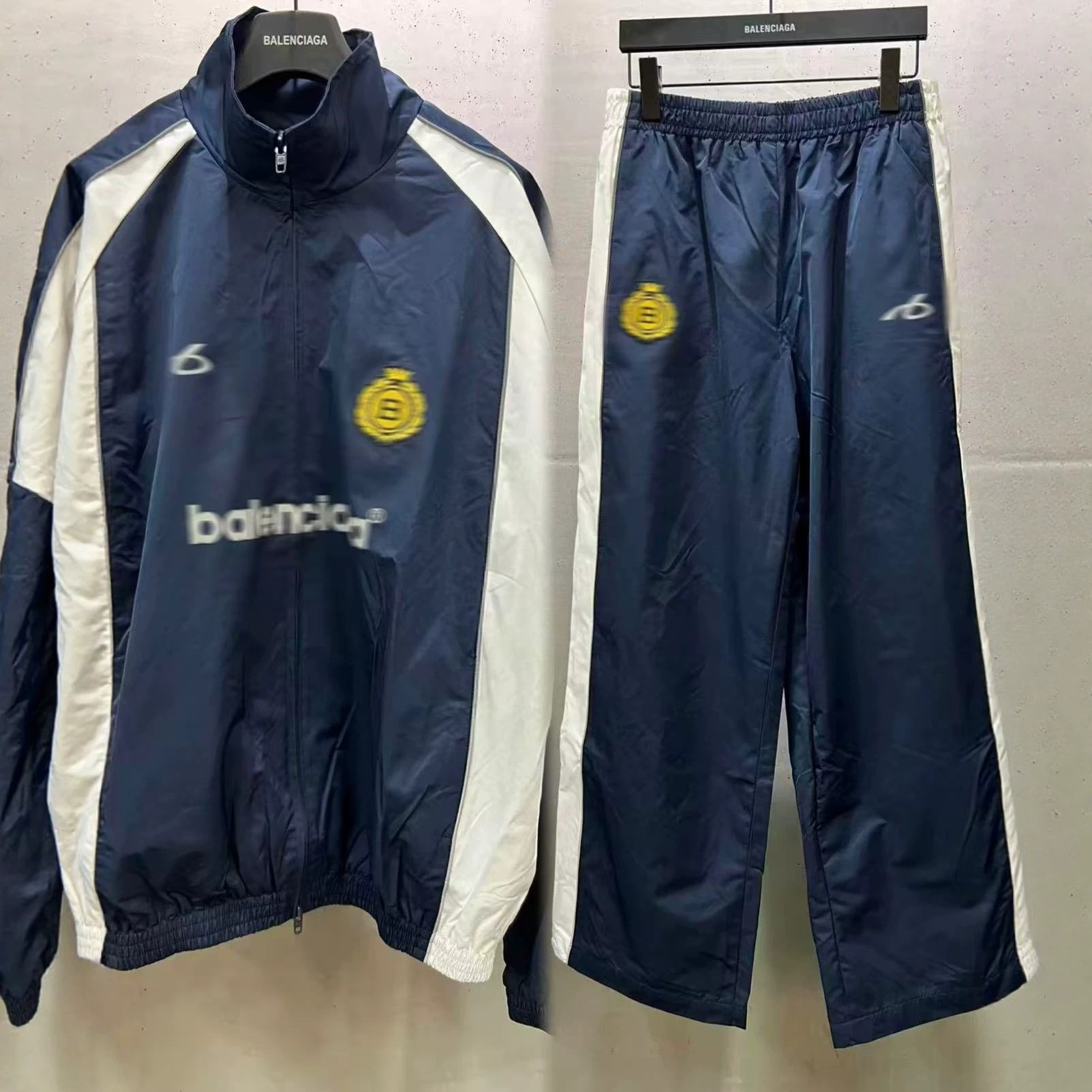 Conjunto de Chaqueta y Pantalón Tipo Béisbol, Escudo Reflectante de París y Corte Holgado Unisex