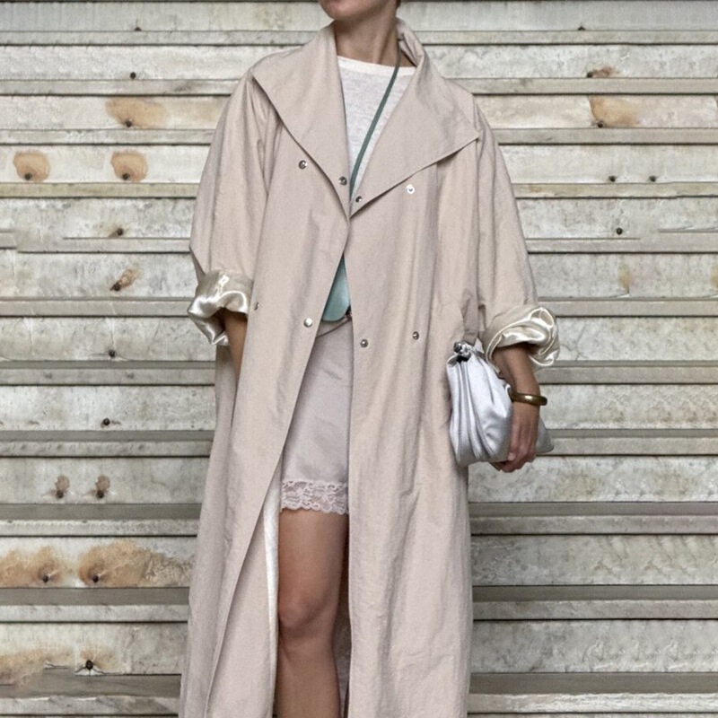 Cross-border light apricot color large lapel thin trench coat for women, autumn loose silhouette with satin lining, double-breasted casual coat