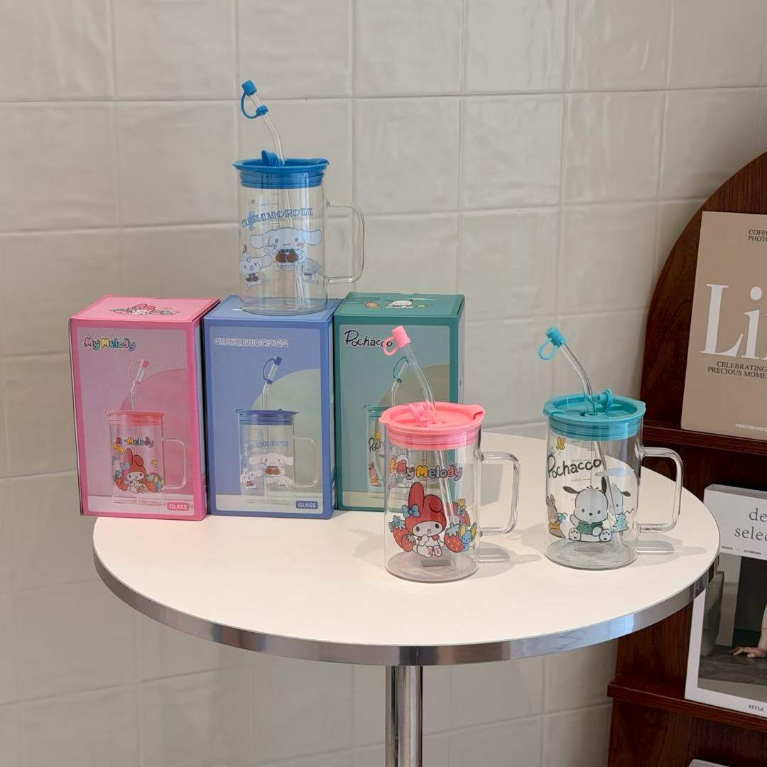 Wholesale cartoon straw glass cups in stock, high aesthetic cold drink milk tea water cups, coffee cups with scale for foreign trade