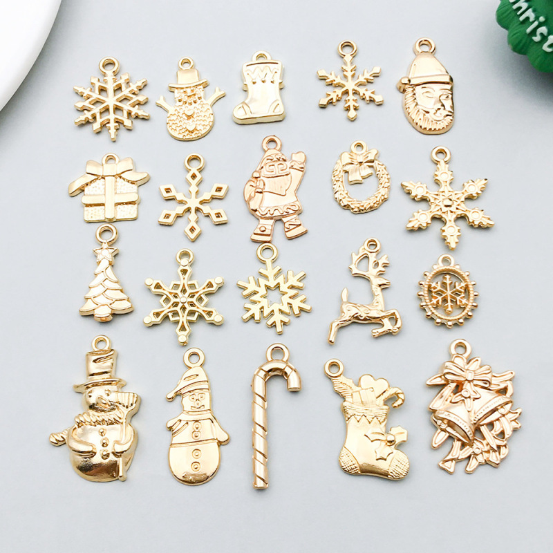 1 new kc gold alloy Christmas series simulation Santa Claus snowflake pendant pendant diy jewelry accessories 1 new kc gold alloy Christmas series simulation Santa Claus snowflake pendant pendant diy jewelry accessories