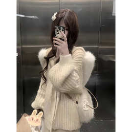 软糯杏色连帽毛领毛衣女秋冬慵懒松弛感宽松外穿保暖针织开衫外套