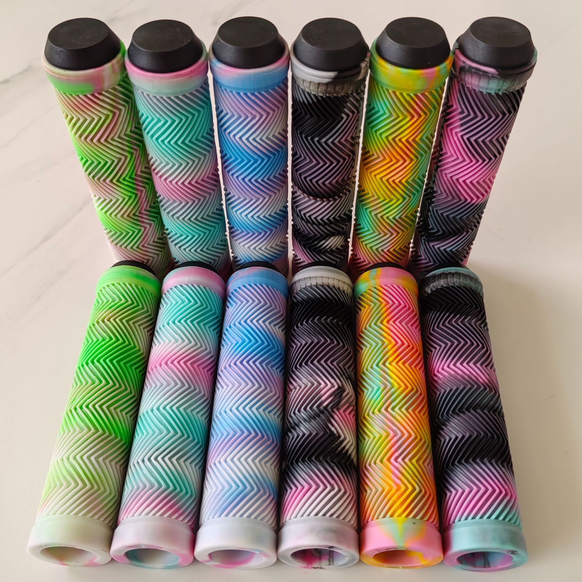 Universal Mountain Bike Handlebar Grips Mixed Colors Non-Slip Durable Grip Corrugated Soft Cycling Accessories Bicycle Handlebar Grips