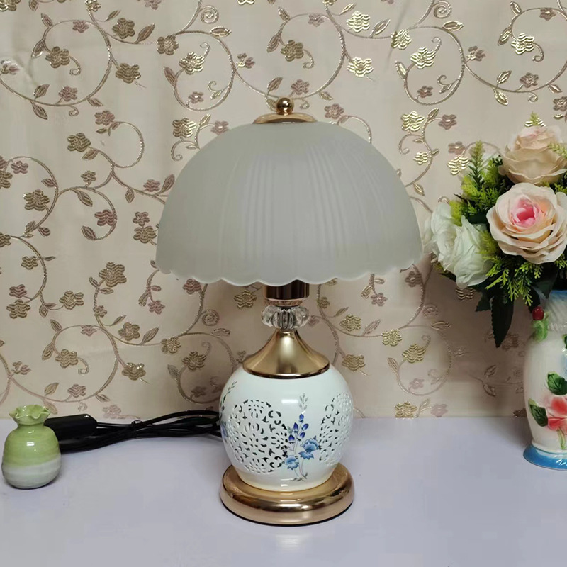 파란색 작은 꽃병 유리 커버