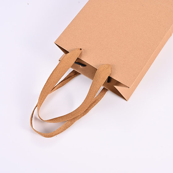 in stock batch of environmentally friendly hair kraft paper clothing tote bag can be customized logo cosmetic gift shopping packaging bag