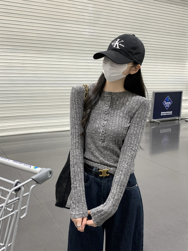 灰色针织毛衣女甜辣V领纽扣上衣2025春季小众复古坑条显瘦打底衫|undefined